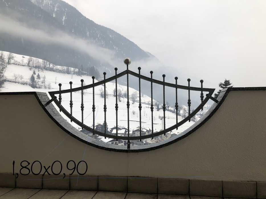 1102